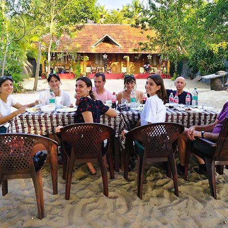 Marari Beach Paradise 马拉利库兰 外观 照片
